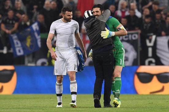 巴黎vs拜仁：两位教练在玩一种很新的足球