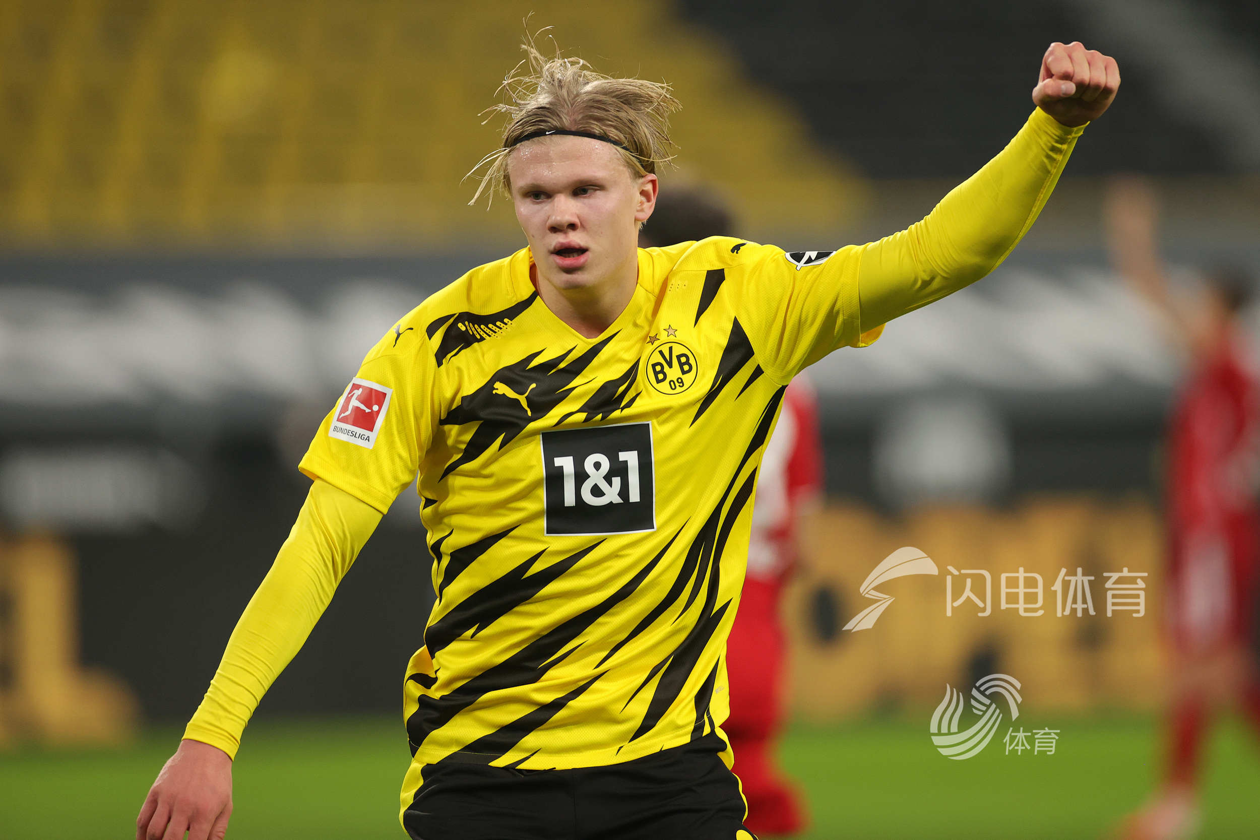 黑豹乐队热情燃唱《魔域》热血战歌