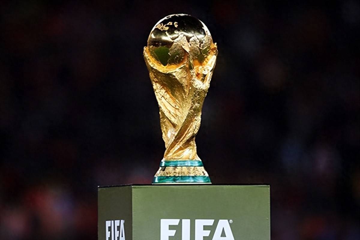 邮报：热刺准备引进前锋，迪奥曼德、鲍勃、萨维尼奥都是目标